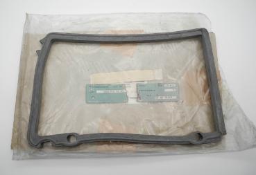 0008268080 Right headlight seal W107