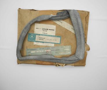 Preview: 0008268380 Seal right turn signal W107