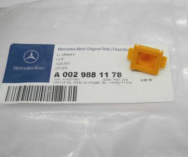 Preview: 0029881178 Yellow clip for trim strips W113