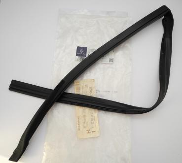 1076900797 Pad on the left side of the A-pillar R107