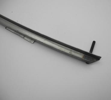 Preview: 1077200315 Fensterlaufschiene vorne links W107