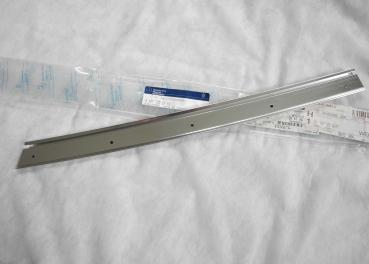 Preview: 1077251965 Abdichtschiene links A-Säule C107