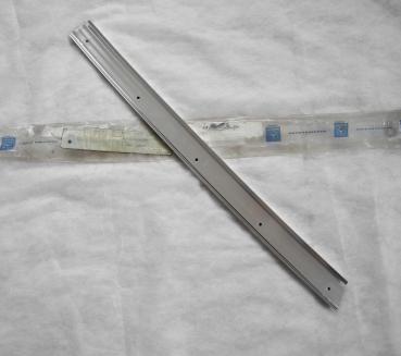 Preview: 1077252065 Abdichtschiene rechts W107 SLC