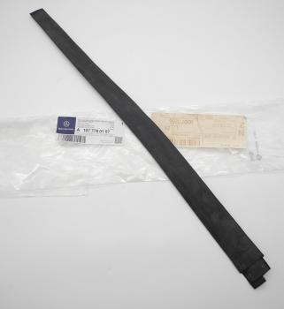 Preview: 1077780197 Verdeckdichtung links W107 R107 SL