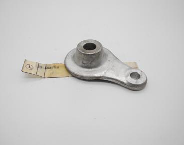 1113510240 Lasche Querstrebe an Träger Hinterachse