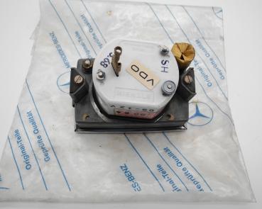 Preview: 1205420711 Uhr elektrisch W120 Ponton