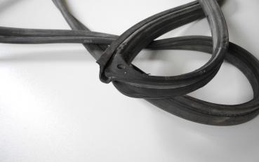 2017200478 Front right door seal