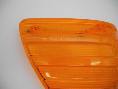 0008200166 Front right turn signal lens Bosch W107