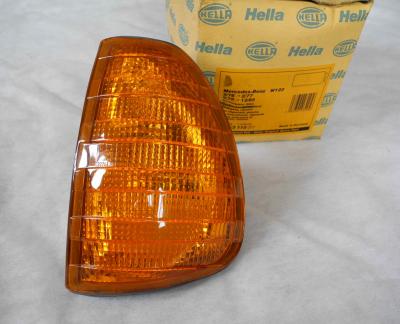 0008200421 Blinkleuchte vorne links Hella W123