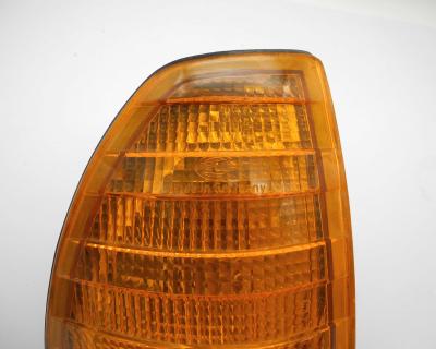 0008200521 Blinker lamp front right Hella