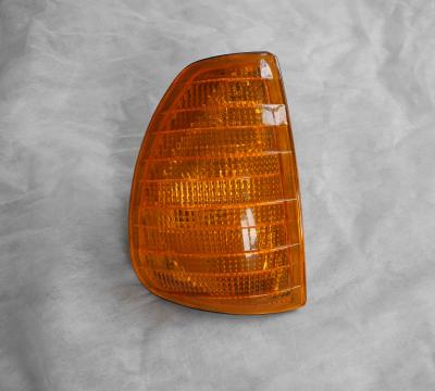 0008200521 Blinkleuchte vorne rechts Hella