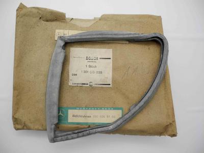 0008269180 Dichtung Blinker rechts W116