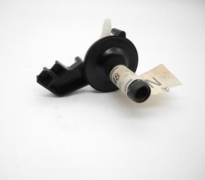 0008303084 Heater valve