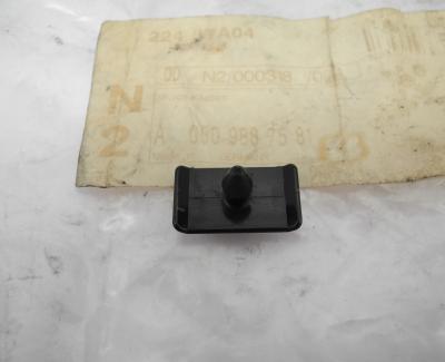 0009887581 Mounting clip W107 SL SLC