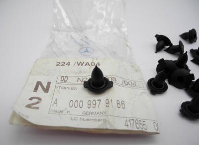 0009979186 Plug