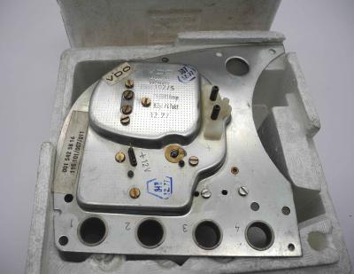 0015425816 Drehzahlmesser mit Uhr W107 W116