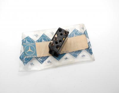 0018203410 Kippschalter Scheibenwischer Heck W123