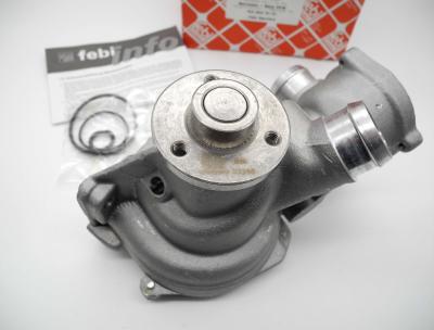 1032003701 Water pump M103