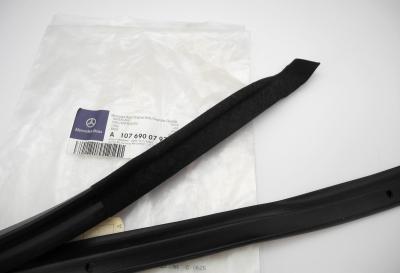 1076900797 Pad on the left side of the A-pillar R107