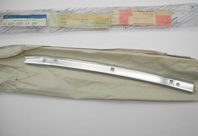 1077251465 Chrome trim strip