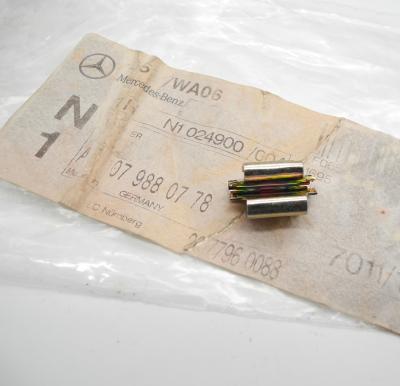 1079880778 Plug-in clip window sealing rail