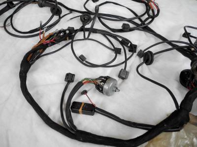 1105402105 Haupt-Kabelbaum W110 190c Heckflosse