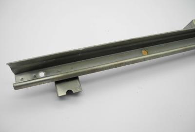 1107300615 Fensterführung re. Fondtür Heckflosse