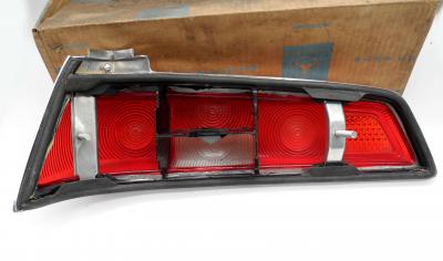 1108201464 Rückleuchte rechts W110