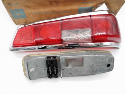 1108201464 Rückleuchte rechts W110