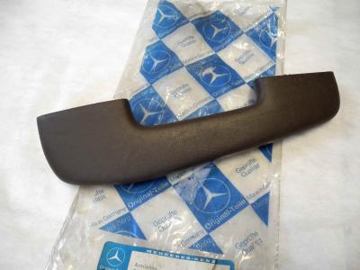 1109700701 Armlehne links Braun Heckflosse