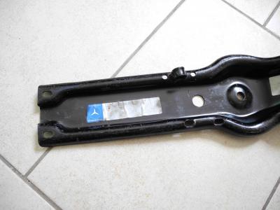 1112400702 Rear engine mount