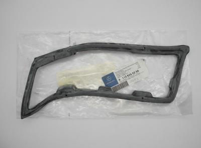 1138260258 Right taillight seal W113