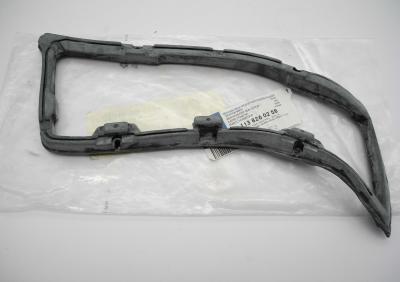 1138260258 Right taillight seal W113