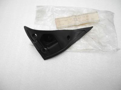 1158110161 Rubber cap under left exterior mirror