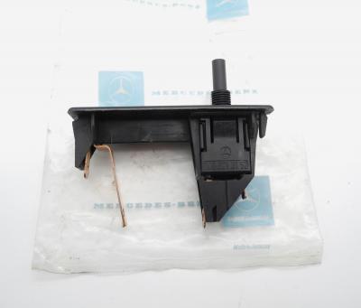 1158200050 Trunk light