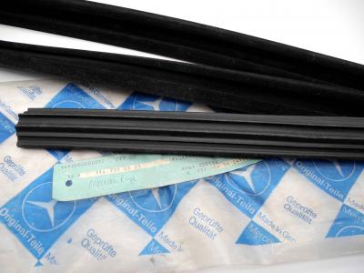 1167350325 Rear window guide rail