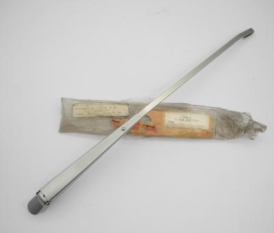 1168200144 Wischerarm links RHD W116