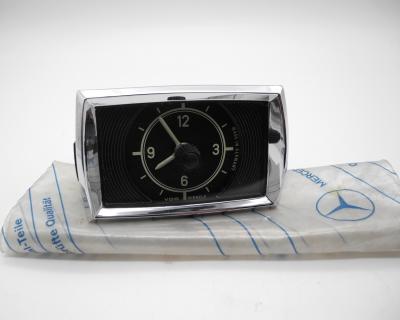 1205420711 Uhr elektrisch W120 Ponton