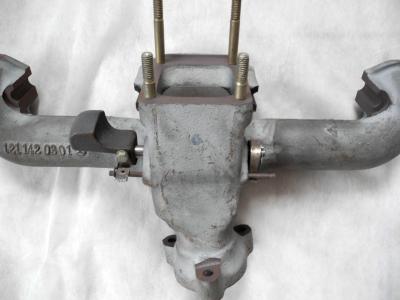 1211420301 Auspuffkrümmer Motor M121