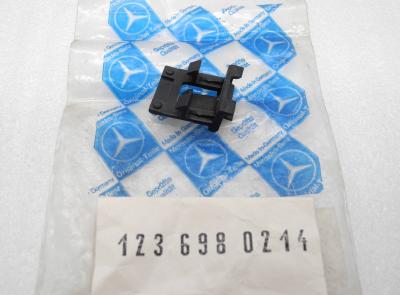1236980214  Fastening clip top trim panel C-pillar