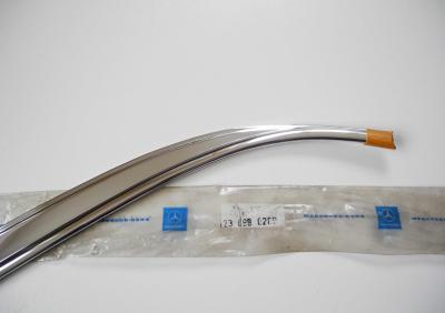 1236980289 Zierleiste rechts an C-Säule