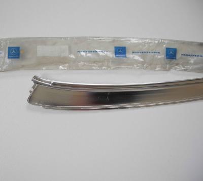 1236980289 Zierleiste rechts an C-Säule