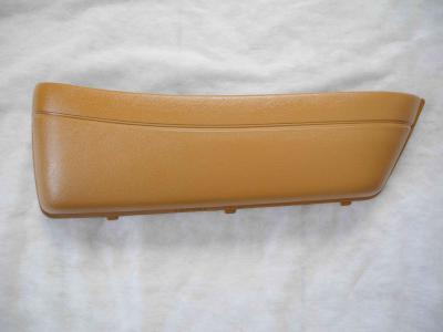 1237270664 Door pocket on the right Date