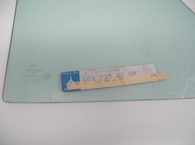 1237352209 Glasscheibe Fondtür rechts glasklar Sekurit