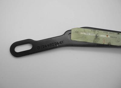 1244920441 Front exhaust mount on transmission