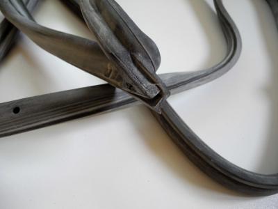 1247200878 Front right door seal