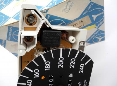 1265428301 Elektronischer Tachometer W126