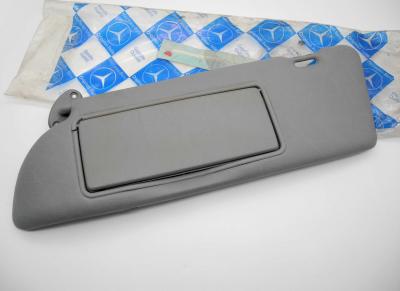 1268101310 Sonnenblende beleuchtet links Grau