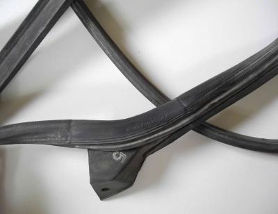 2017200478 Front right door seal