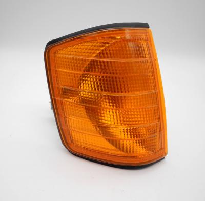 2018260143 Blinkleuchte vorne rechts Bosch W201